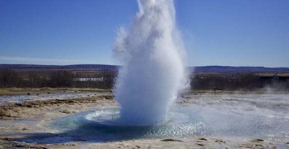 Top 2 and 1/4 of Iceland: Geysir Strokkur, Gulfoss, Kerið und: Was hat Büxenzieh-Ringen damit zu tun?
