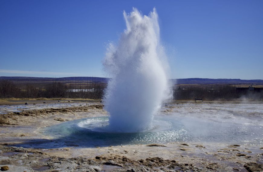 Top 2 and 1/4 of Iceland: Geysir Strokkur, Gulfoss, Kerið und: Was hat Büxenzieh-Ringen damit zu tun?