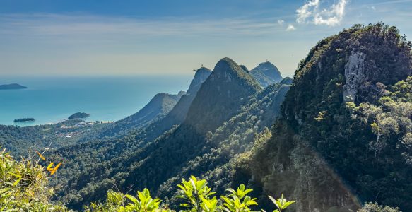 Gunung Machinchang Wanderung: Abenteuer zum Peak 701 auf Langkawi