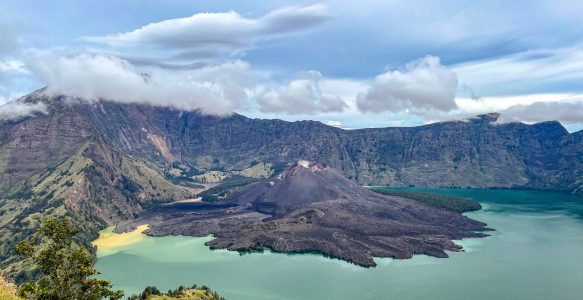 Mount Rinjani Trekking: Unsere Wanderung zum Kraterrand auf Lombok (2641 m)